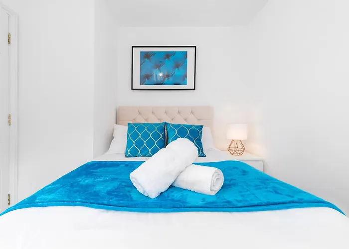 Spacious 2 Bedroom Apartment - Parking - Netflix - Wifi - 6Cw