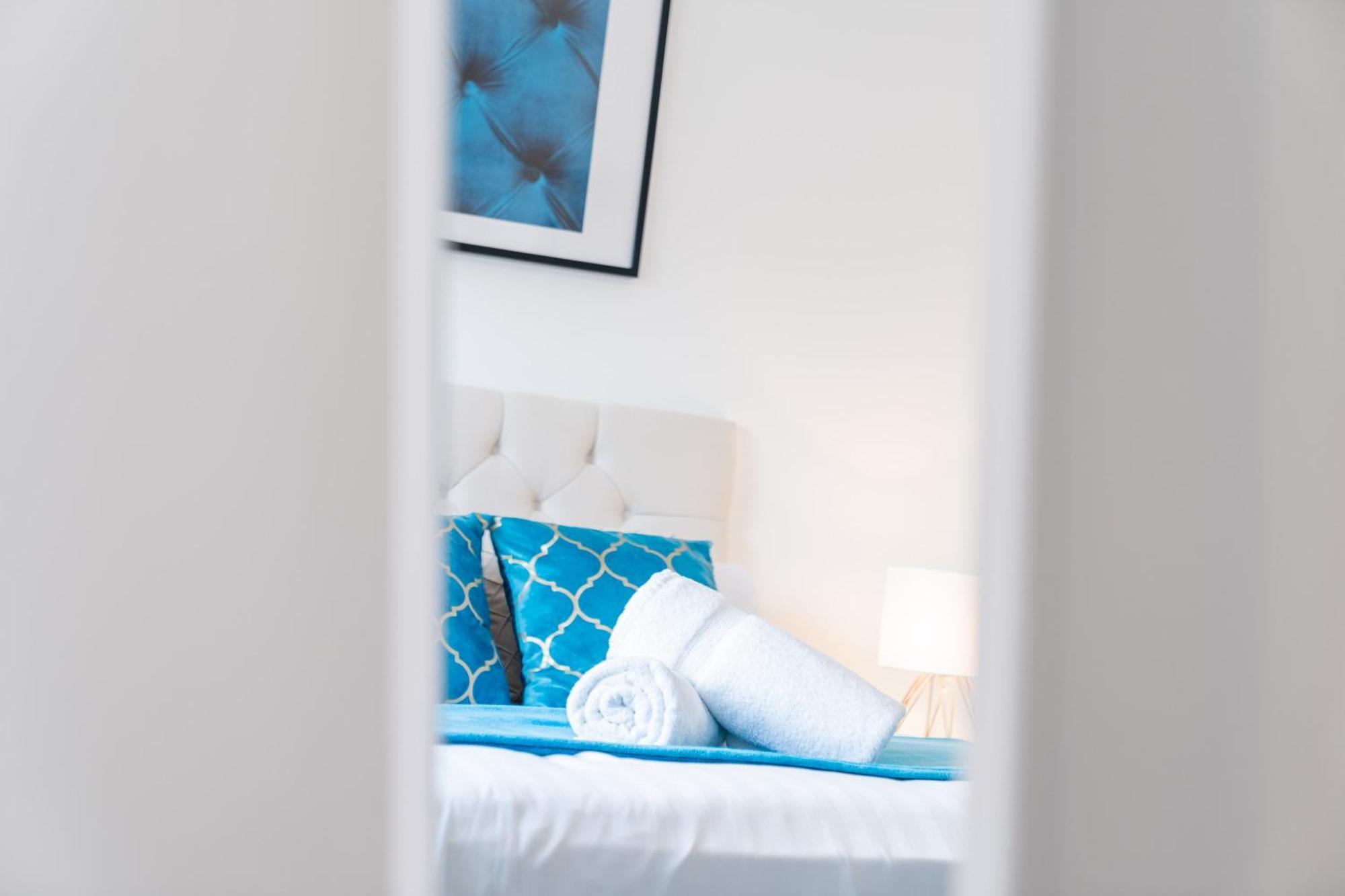 Apartment Spacious 2 Bedroom - Parking - Netflix - Wifi - 6cw
