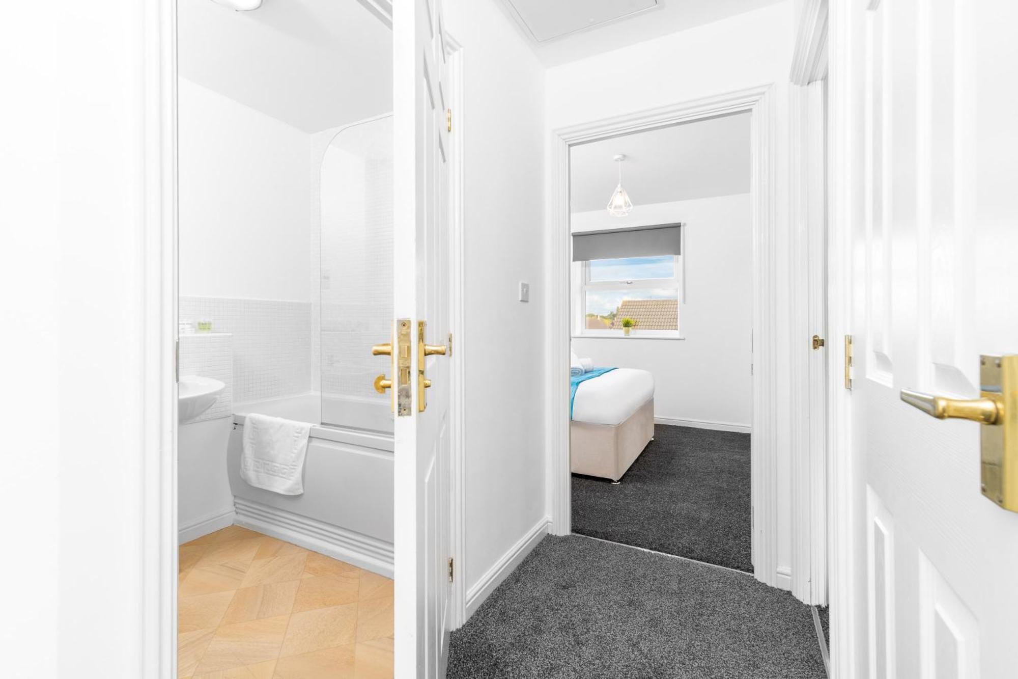 Spacious 2 Bedroom - Parking - Netflix - Wifi - 6cw * Birmingham